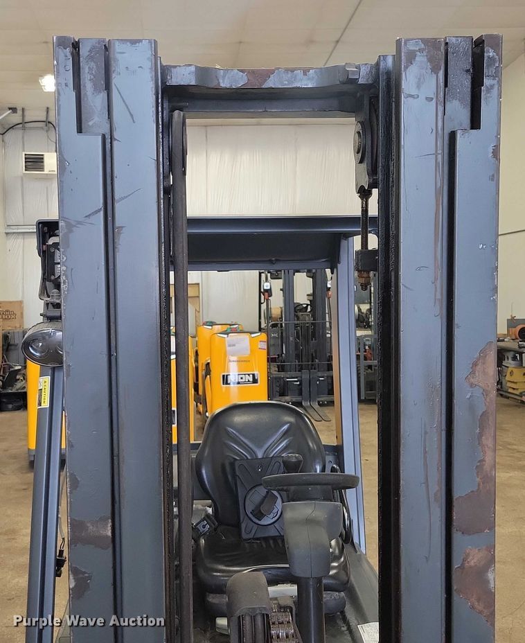 image for item DZ6588 Caterpillar EP4000 forklift