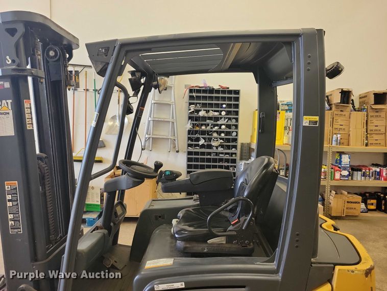 image for item DZ6588 Caterpillar EP4000 forklift