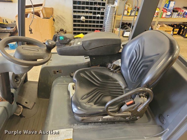 image for item DZ6588 Caterpillar EP4000 forklift