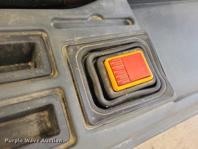 image for item DZ6588 Caterpillar EP4000 forklift