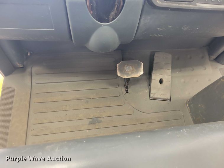 image for item DZ6588 Caterpillar EP4000 forklift