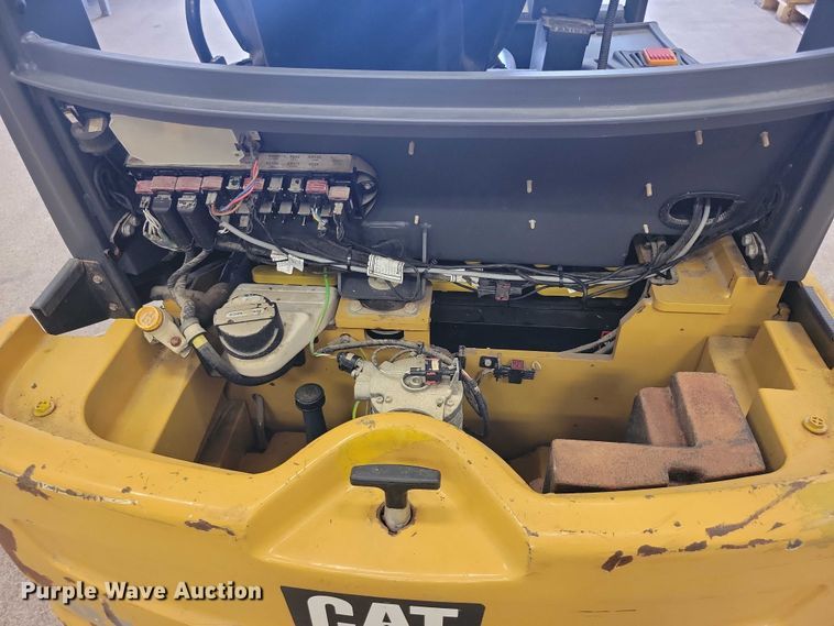 image for item DZ6588 Caterpillar EP4000 forklift