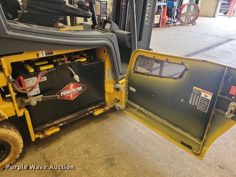 image for item DZ6588 Caterpillar EP4000 forklift