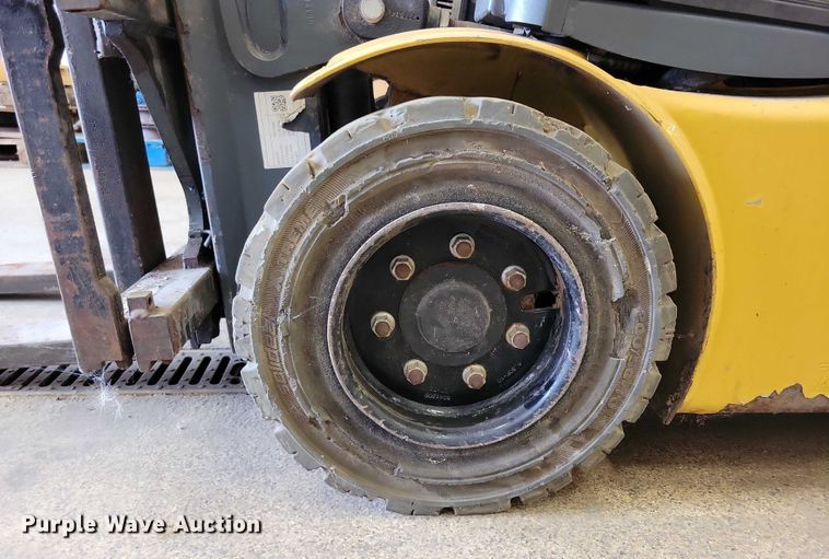 image for item DZ6588 Caterpillar EP4000 forklift