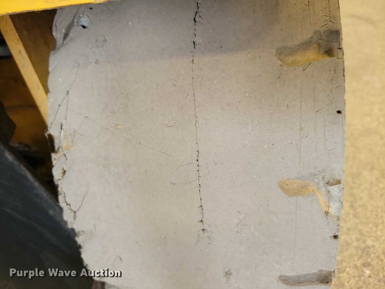 image for item DZ6588 Caterpillar EP4000 forklift