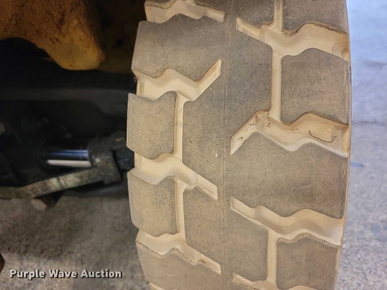 image for item DZ6588 Caterpillar EP4000 forklift