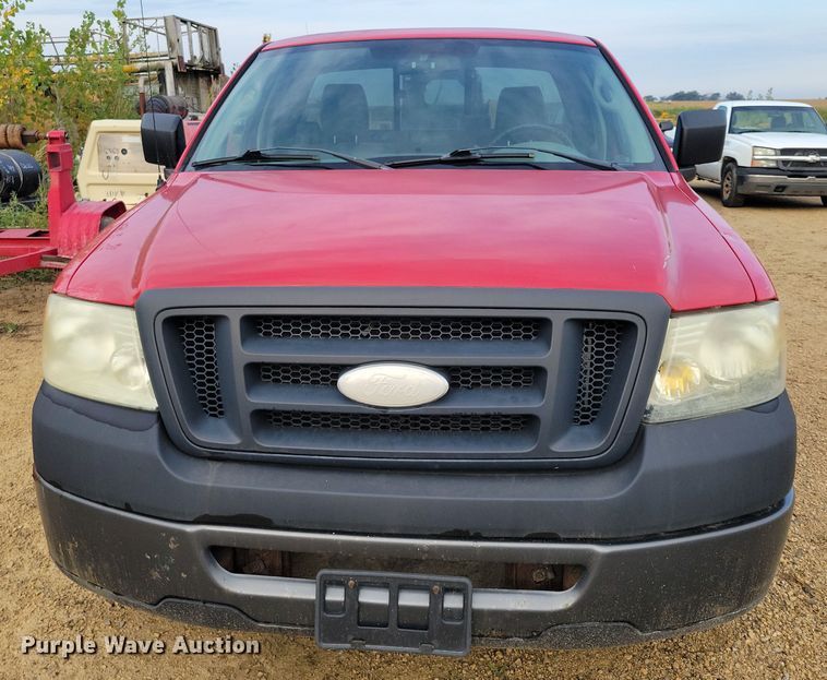 image for item DZ6590 2006 Ford  F150 XL pickup truck