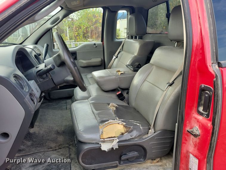 image for item DZ6590 2006 Ford  F150 XL pickup truck