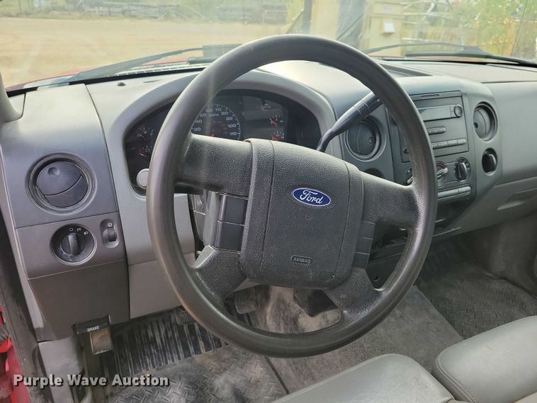 image for item DZ6590 2006 Ford  F150 XL pickup truck