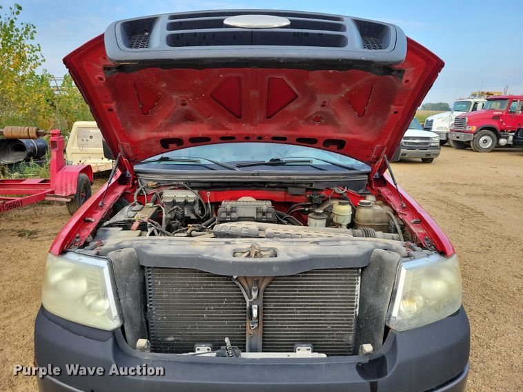 image for item DZ6590 2006 Ford  F150 XL pickup truck