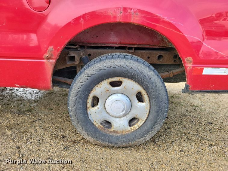 image for item DZ6590 2006 Ford  F150 XL pickup truck