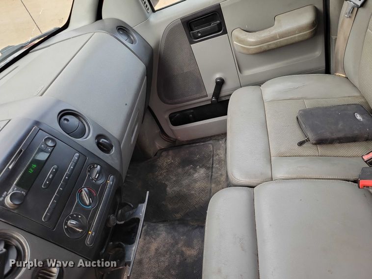 image for item DZ6591 2006 Ford F150 pickup truck