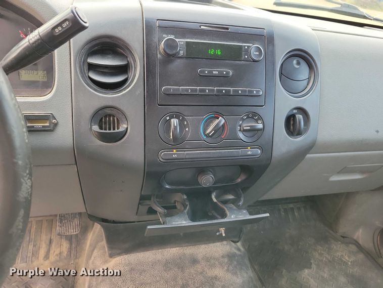 image for item DZ6591 2006 Ford F150 pickup truck