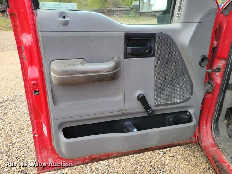 image for item DZ6591 2006 Ford F150 pickup truck