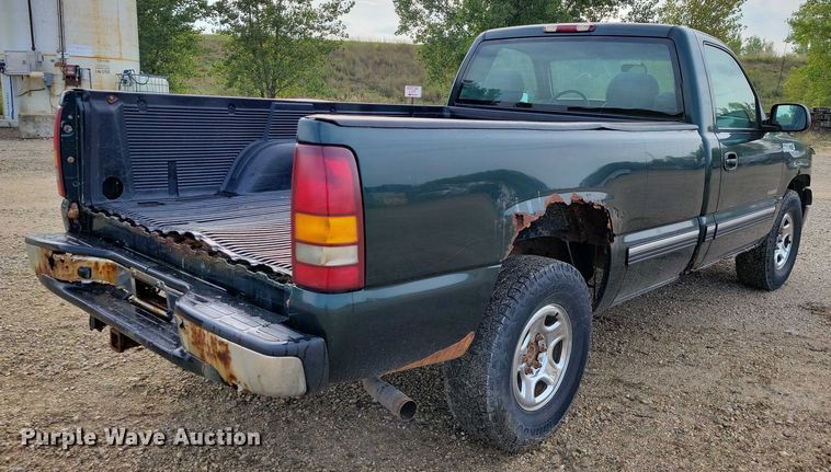 image for item DZ6593 2002 Chevrolet  Silverado 1500 pickup truck