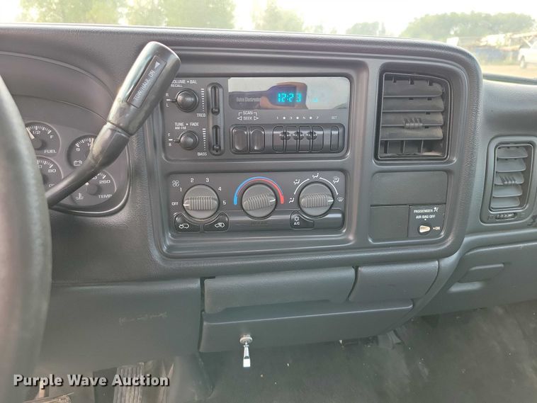 image for item DZ6593 2002 Chevrolet  Silverado 1500 pickup truck