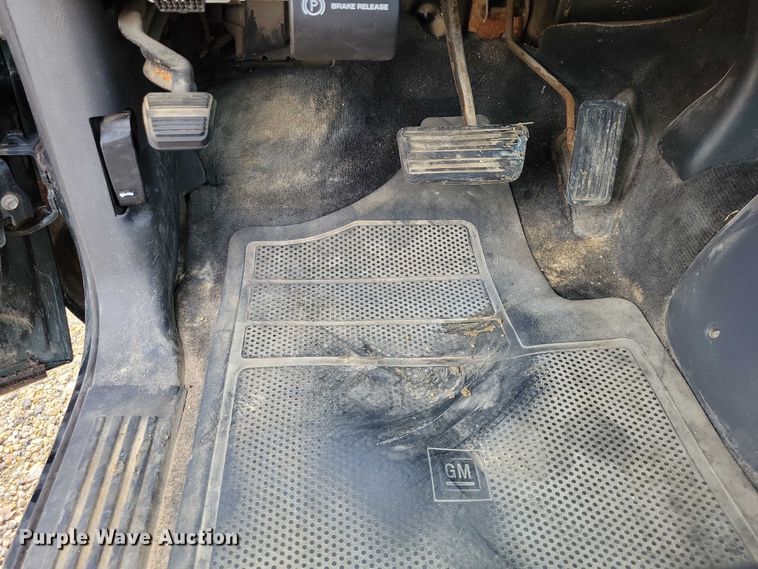 image for item DZ6593 2002 Chevrolet  Silverado 1500 pickup truck