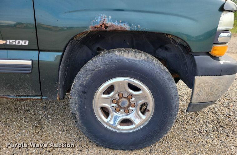 image for item DZ6593 2002 Chevrolet  Silverado 1500 pickup truck