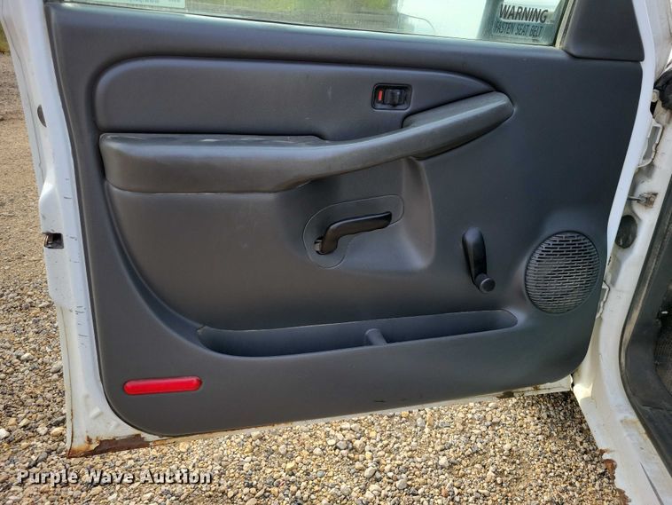 image for item DZ6594 2005 Chevrolet  Silverado 1500 pickup truck