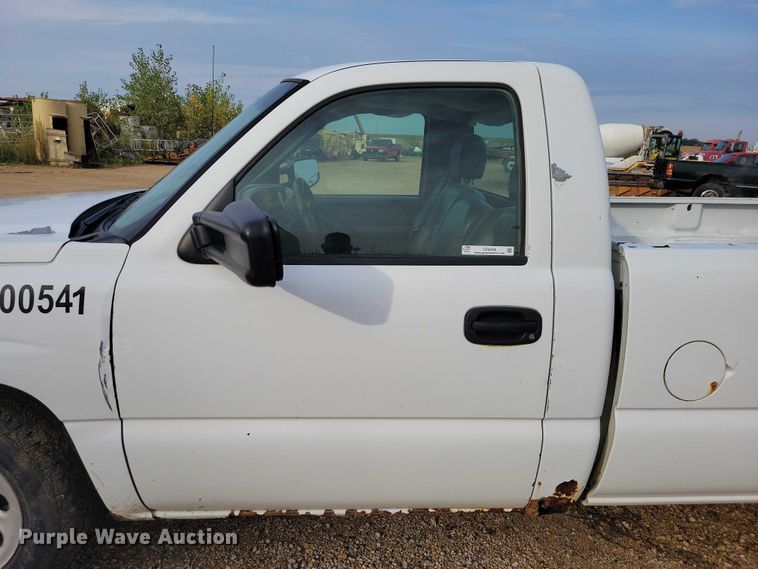 image for item DZ6594 2005 Chevrolet  Silverado 1500 pickup truck