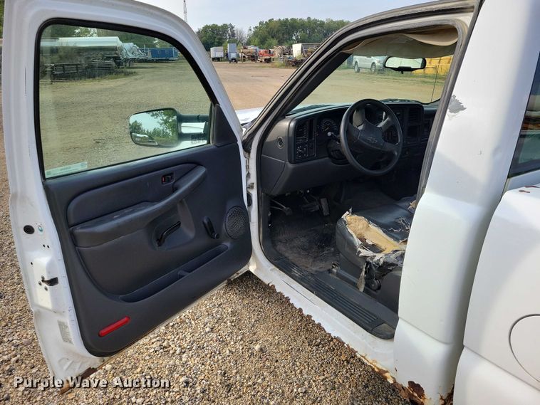 image for item DZ6594 2005 Chevrolet  Silverado 1500 pickup truck