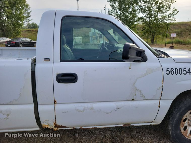 image for item DZ6594 2005 Chevrolet  Silverado 1500 pickup truck