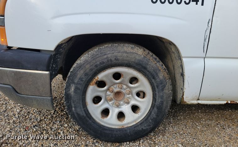 image for item DZ6594 2005 Chevrolet  Silverado 1500 pickup truck