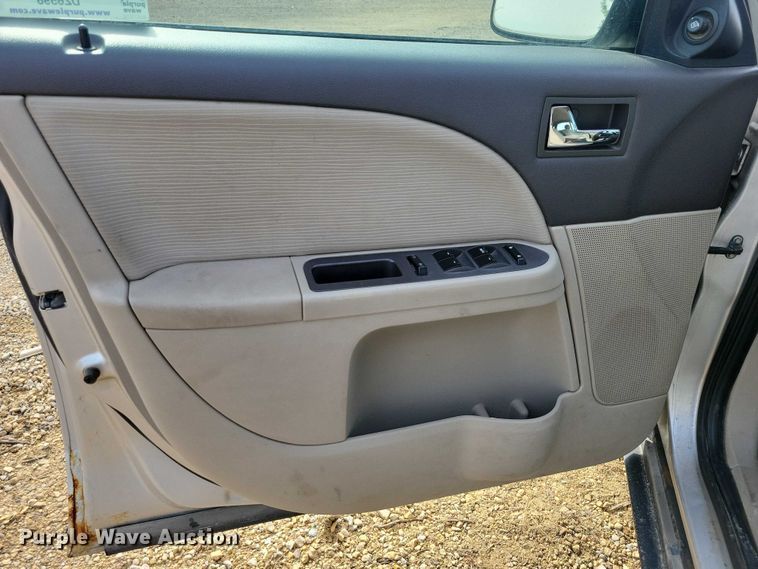 image for item DZ6598 2008 Ford Taurus SEL 