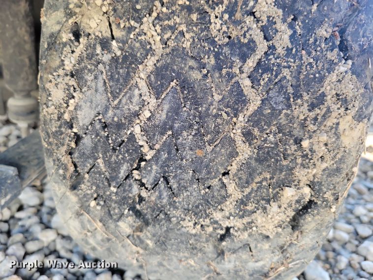 image for item DZ6633 EZGO golf cart