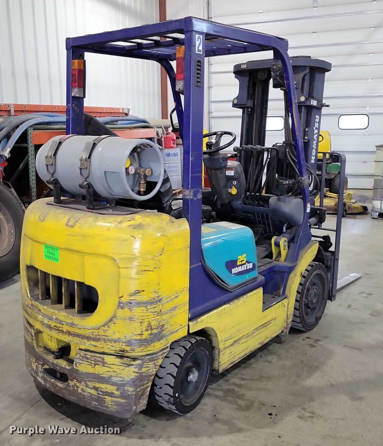 MONTACARGAS KOMATSU 25