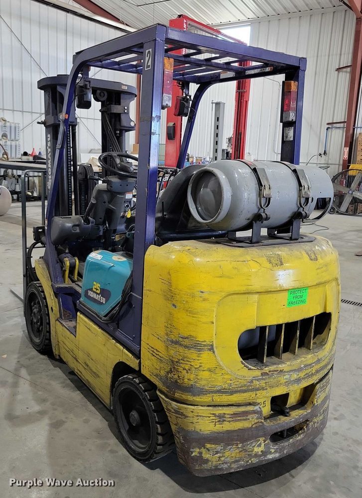 image for item DZ6645 Komatsu 25 forklift