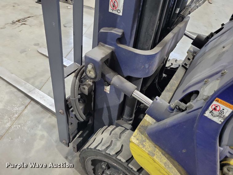 image for item DZ6645 Komatsu 25 forklift