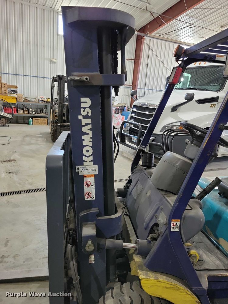 image for item DZ6645 Komatsu 25 forklift