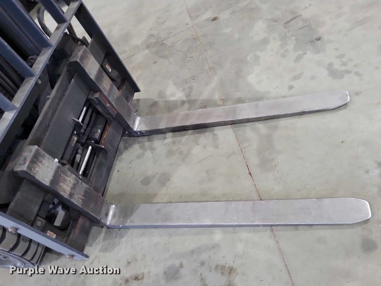 image for item DZ6645 Komatsu 25 forklift