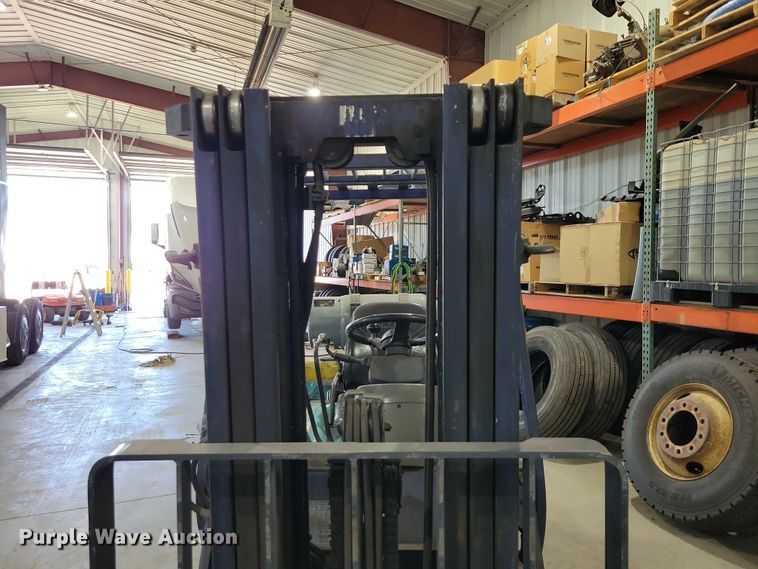 image for item DZ6645 Komatsu 25 forklift