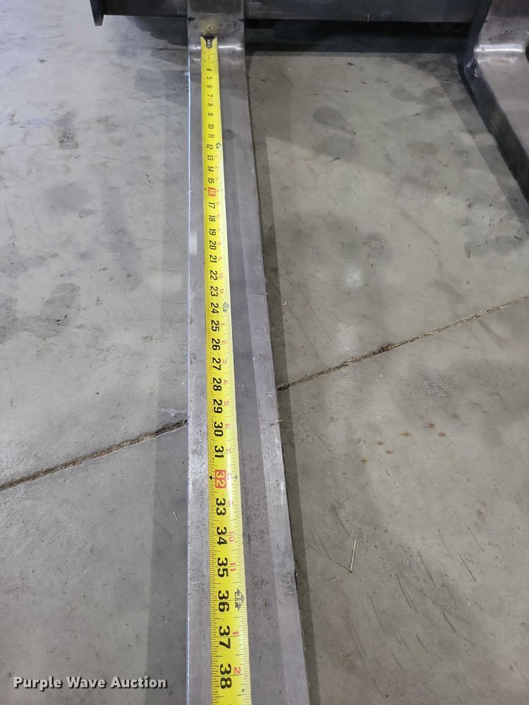 image for item DZ6645 Komatsu 25 forklift