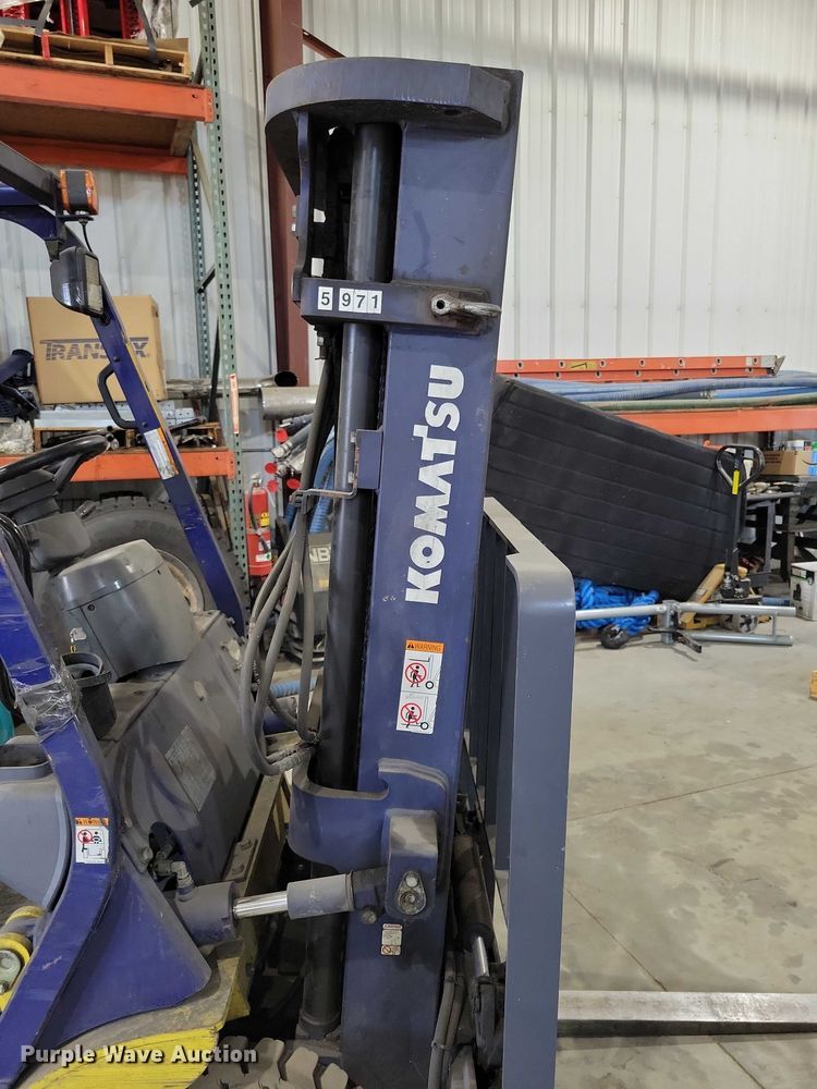 image for item DZ6645 Komatsu 25 forklift