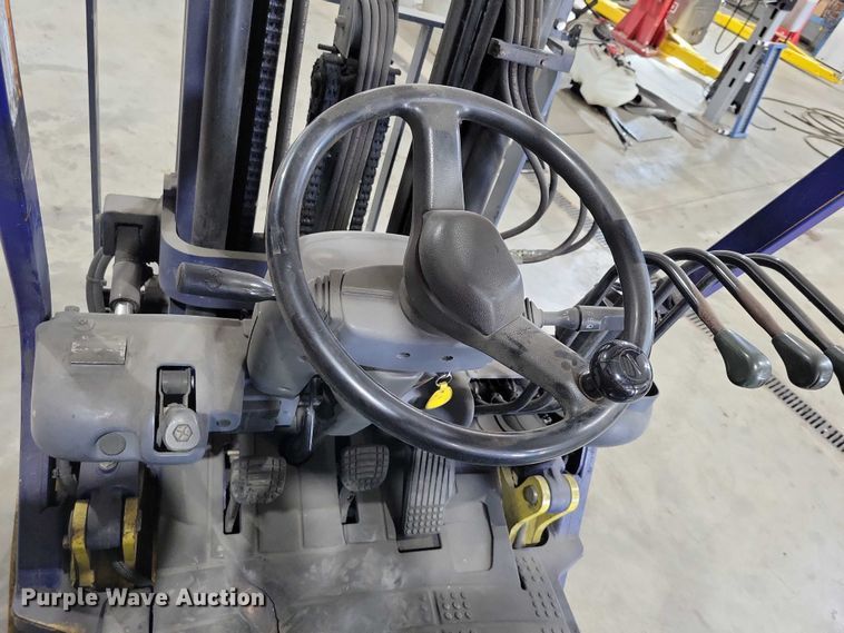 image for item DZ6645 Komatsu 25 forklift