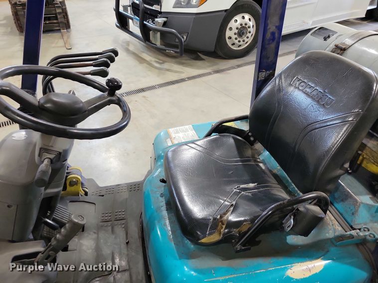 image for item DZ6645 Komatsu 25 forklift