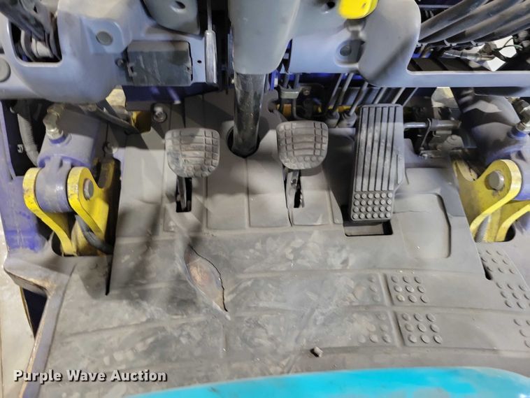 image for item DZ6645 Komatsu 25 forklift