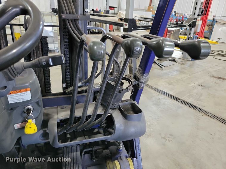 image for item DZ6645 Komatsu 25 forklift