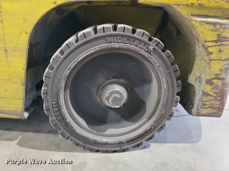 image for item DZ6645 Komatsu 25 forklift