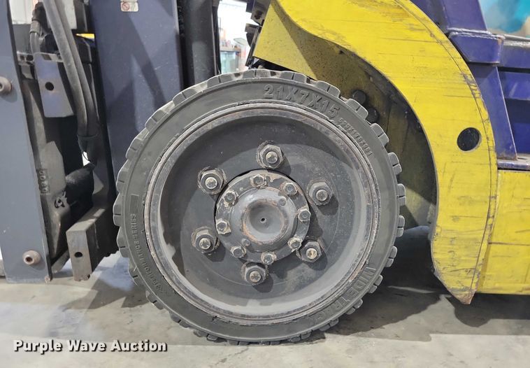 image for item DZ6645 Komatsu 25 forklift