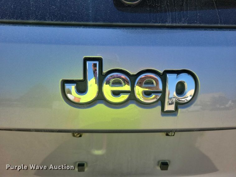 image for item DZ6701 2018 Jeep Grand Cherokee SUV