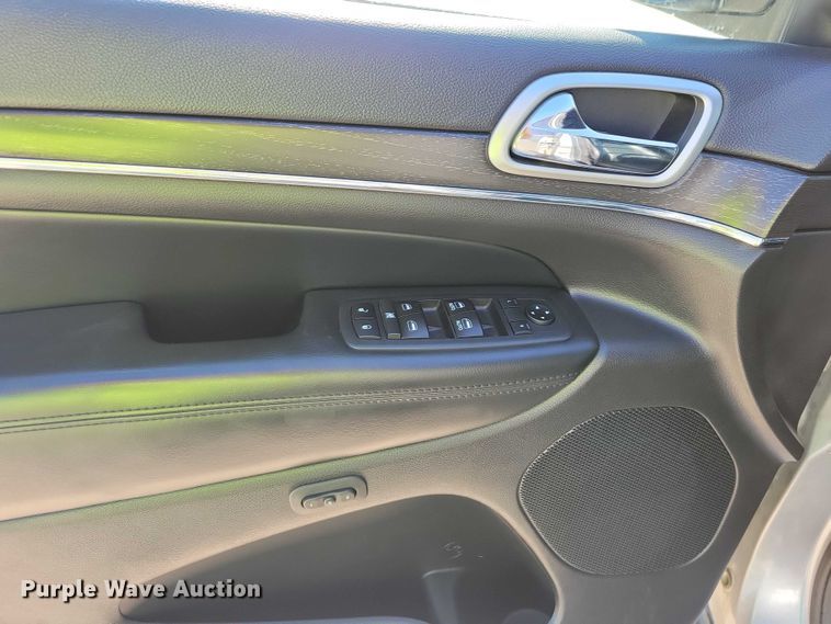 image for item DZ6701 2018 Jeep Grand Cherokee SUV