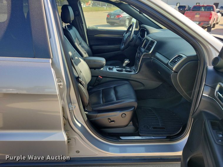 image for item DZ6701 2018 Jeep Grand Cherokee SUV