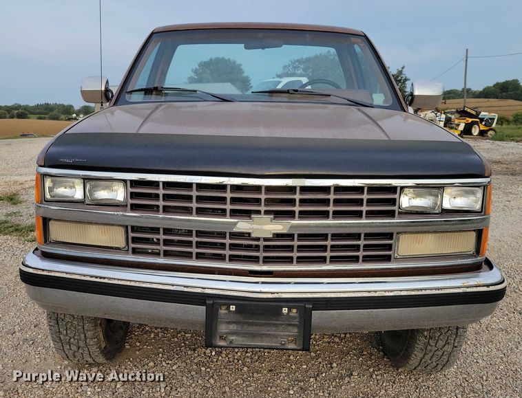 image for item DZ6707 1989 Chevrolet C1500 pickup truck