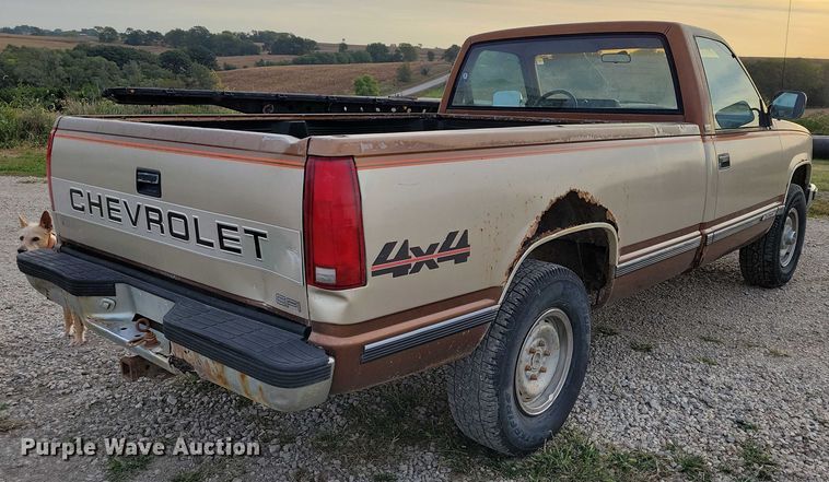 image for item DZ6707 1989 Chevrolet C1500 pickup truck