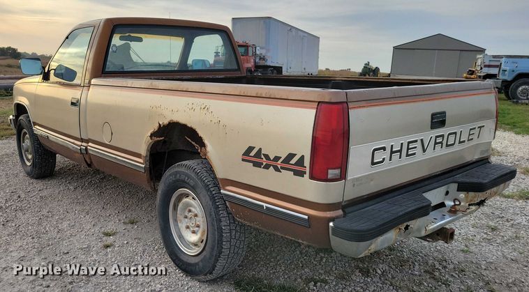 image for item DZ6707 1989 Chevrolet C1500 pickup truck