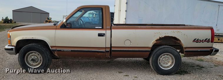 image for item DZ6707 1989 Chevrolet C1500 pickup truck